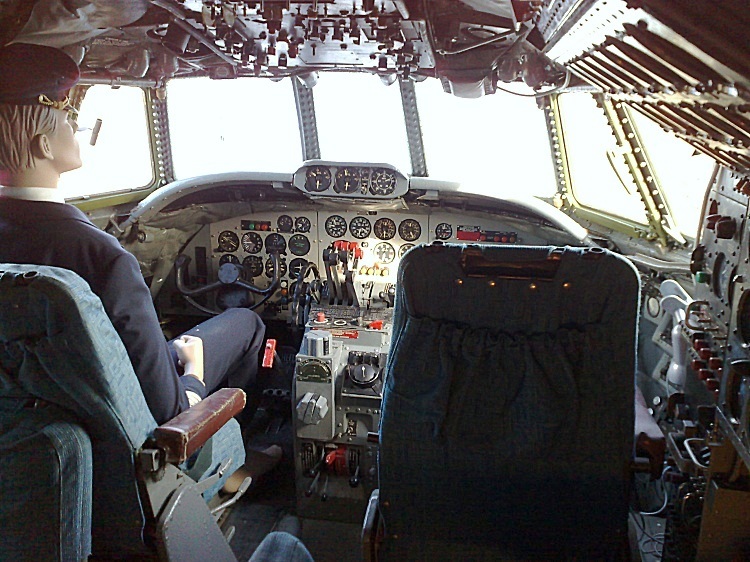 D-ALEM Cockpit
